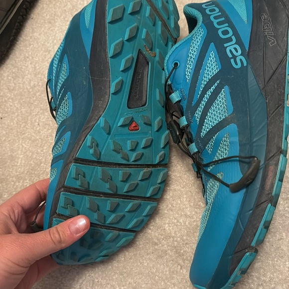 Sneakers - Picture 4 of 5